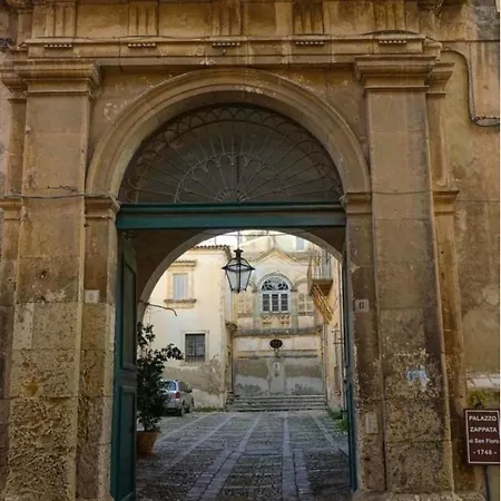 Palazzo Zappata Luxury Centro * Noto